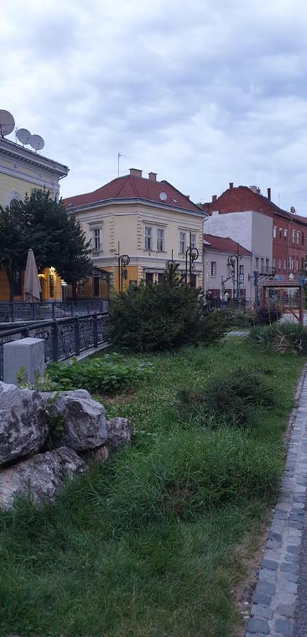 Belvarosi Apartman 2 Apartment Miskolc Exterior photo