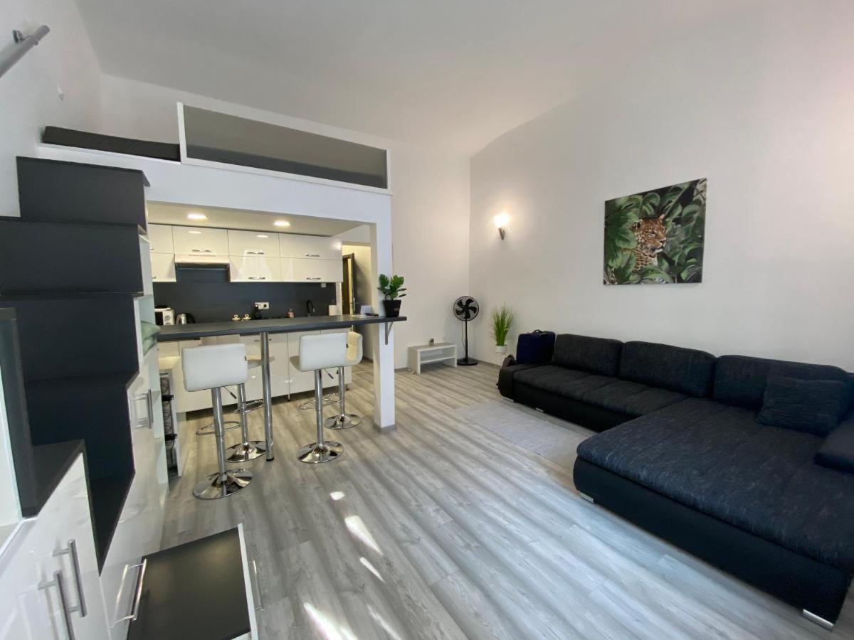Belvarosi Apartman 2 Apartment Miskolc Exterior photo